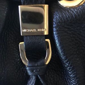 Michael Kors Bags - Michael Kors leather side purse Michael Kors Bags - Michael Kors leather side purse